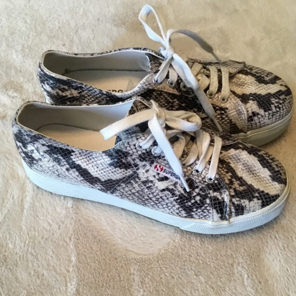 Superga Platform Gray & White Snakeskin Patterned Sneakers - 41.5/US10